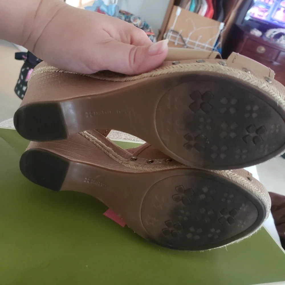 Like new! 9M naturalizer sandals